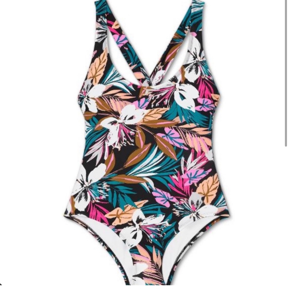 Kona Sol Swim Women’s Twist Back One Piece Bathing Suit